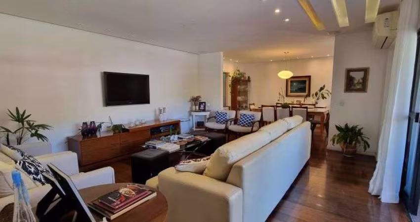 Freguesia. Apartaento para Venda com 240m² com 4 Quartos, Sendo 3 Suítes e 3 Vagas.