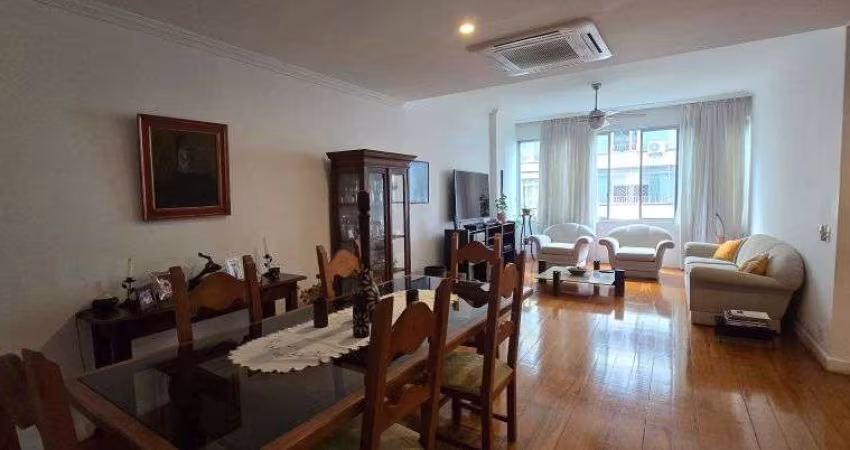 Copacabana. Apartamento para Venda com Salão, 4 Quartos, Sendo 1 Suíte e 1 Vaga de Garagem.