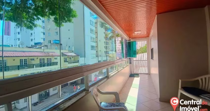 Apartamento com terraço e 2 vagas no centro de balneário – r$1,7 mi