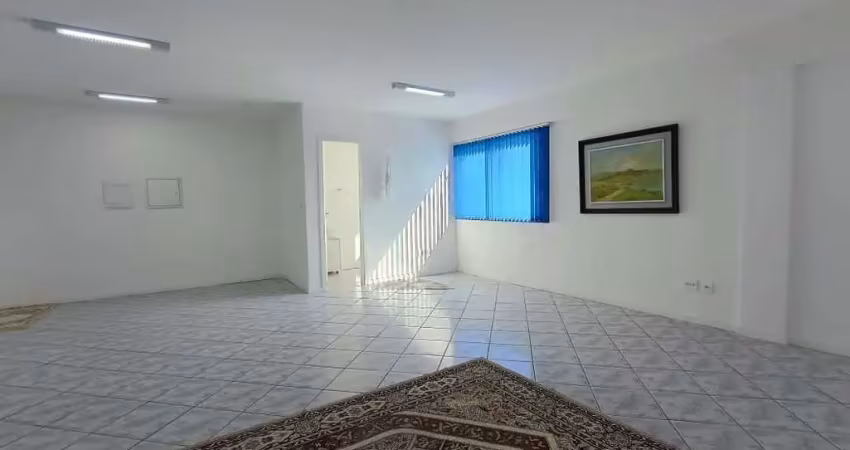 Sala comercial com 52,81m² para locação no valor r$ 4.000/mês - centro de balneá