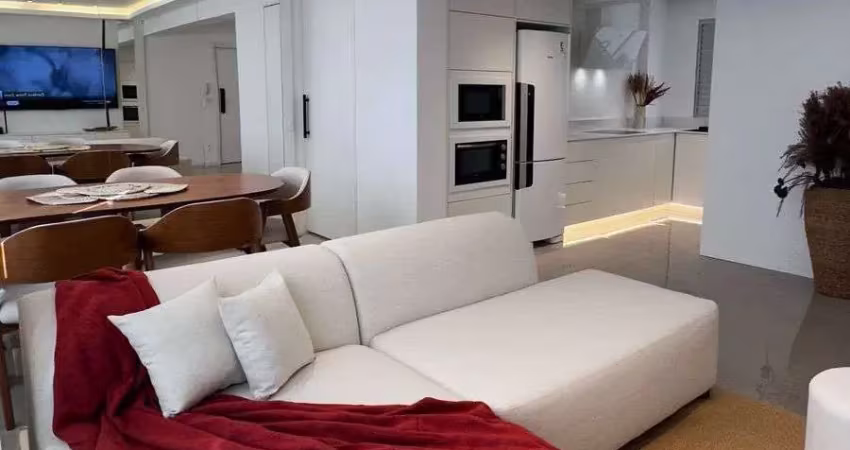 Apartamento mobiliado no edifício íris a poucos passos do mar