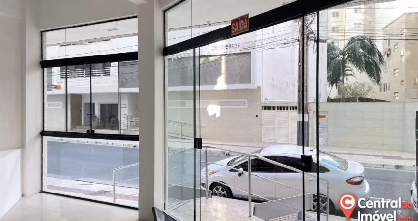 Sala térrea comercial à venda na quadra do mar em balneário camboriú