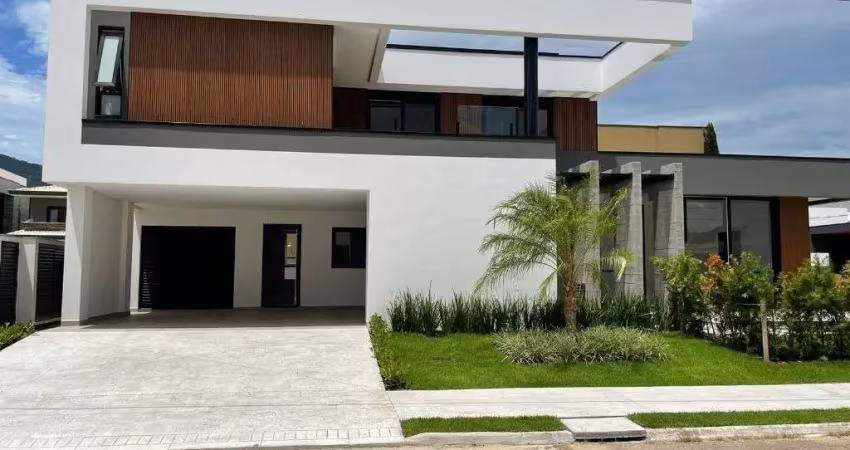 Casa com 4 dormitórios à venda, 360 m² por r$ 3.180.000,00 - centro - camboriú/s