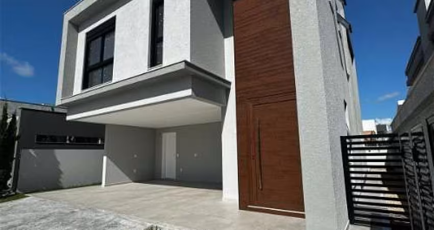Casa para Venda no bairro Santa Regina  em Camboriú, 3 quartos sendo 3 suítes, 2 vagas, Sem Mobília, 351 m² de área total, 251 m² privativos,