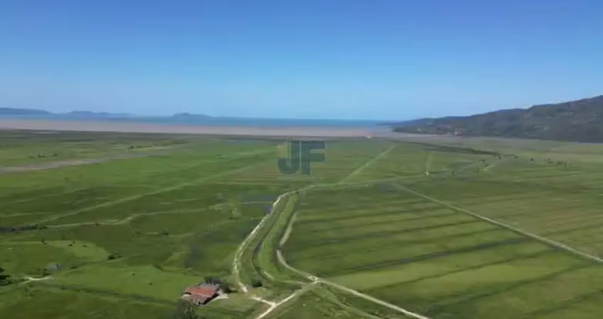 Excelente oportunidade de investimento em tijucas! terreno novo, com 1.060.000m²