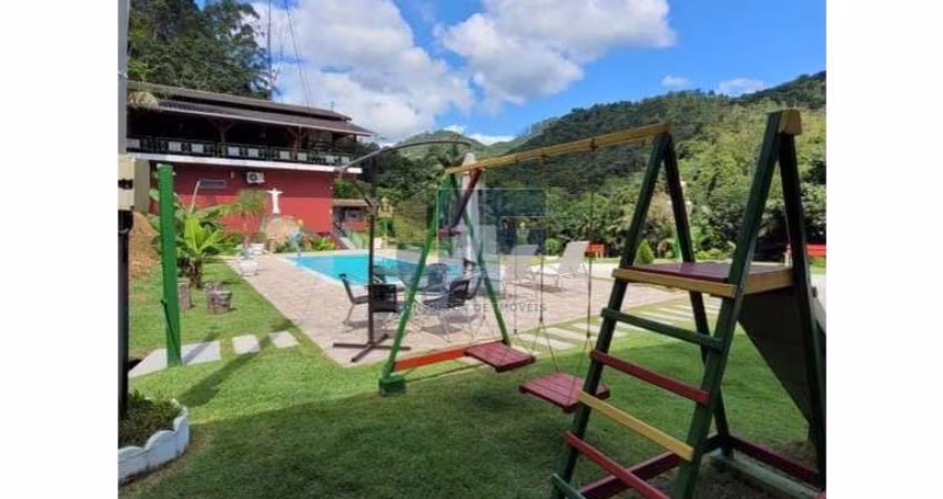 Sítio / Chácara para Venda no bairro centro em Nova Trento, 3 quartos sendo 3 suítes, 7 vagas, Mobiliado, 16080 m² de área total, 16080 m² privativos,