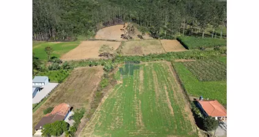 Esse terreno rural em tijucas é uma verdadeira preciosidade.
