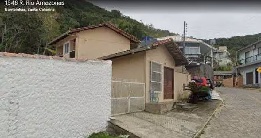 Casa 2 quartos para venda no bairro zimbros em bombinhas