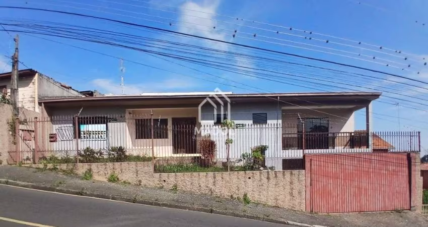 Casa à Venda em Centro, Ponta Grossa - PR