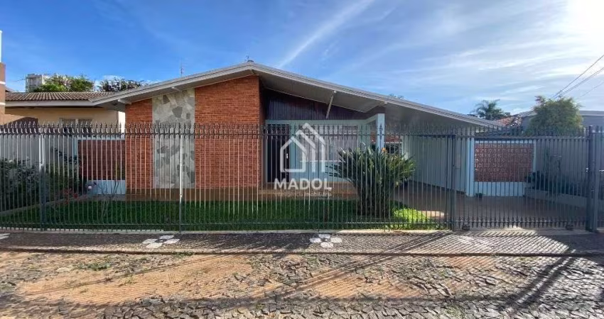 Casa à Venda em Jardim Carvalho, Ponta Grossa - PR