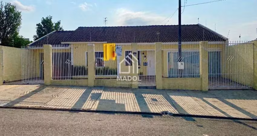 Casa à Venda em Oficinas, Ponta Grossa - PR