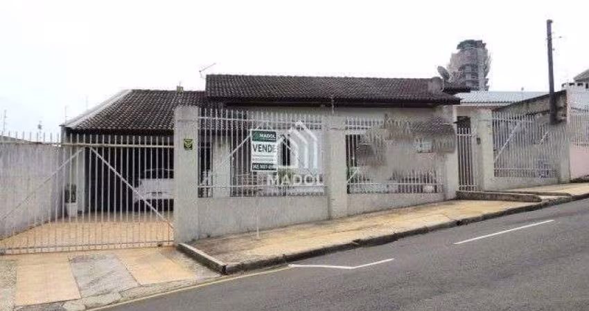 Casa à Venda em Oficinas, Ponta Grossa - PR