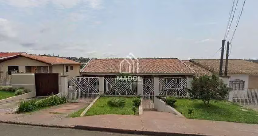 Casa à Venda em Oficinas, Ponta Grossa - PR