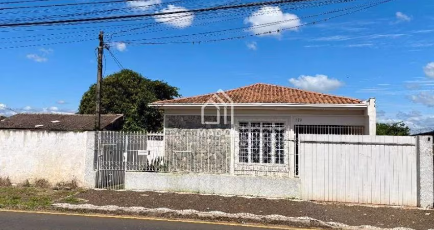 Casa à Venda em Oficinas, Ponta Grossa - PR