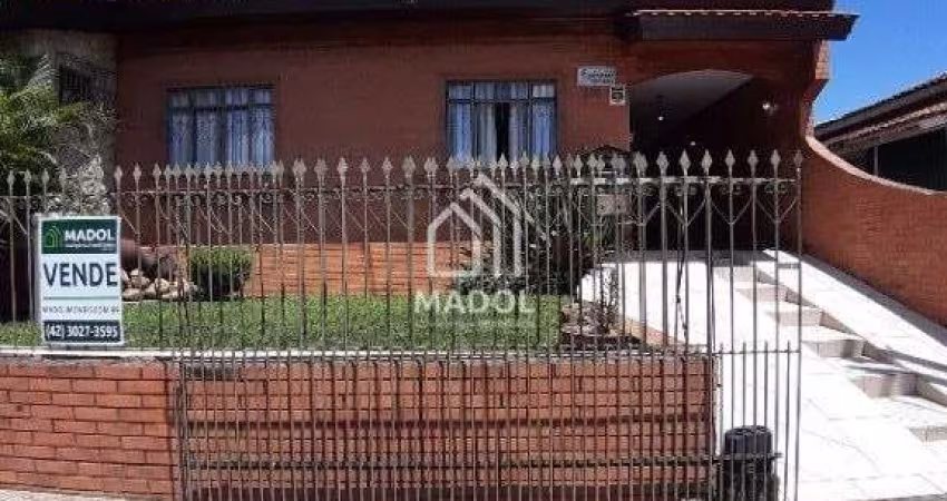 Casa à Venda em Uvaranas, Ponta Grossa - PR