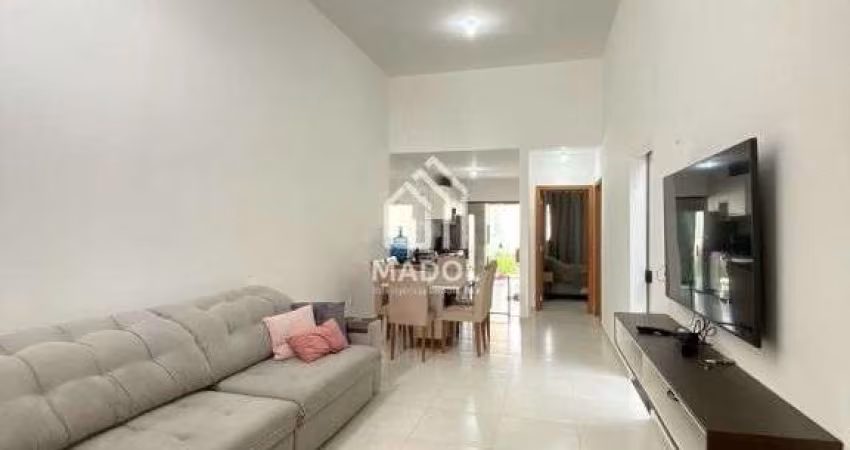 Casa à Venda em Uvaranas, Ponta Grossa - PR