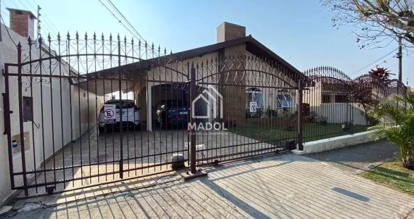 Casa à Venda em Uvaranas, Ponta Grossa - PR