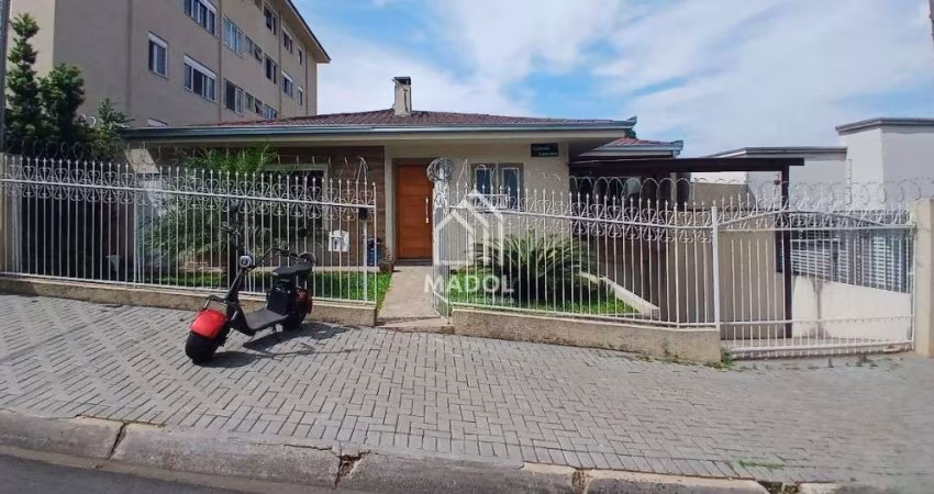 Casa à Venda em Uvaranas, Ponta Grossa - PR