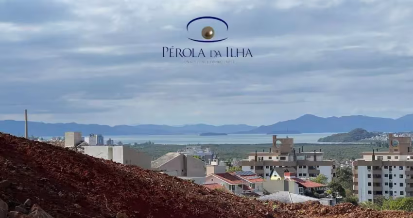 Terreno à venda na Servidão Dorval Manoel Bento, 272, Córrego Grande, Florianópolis