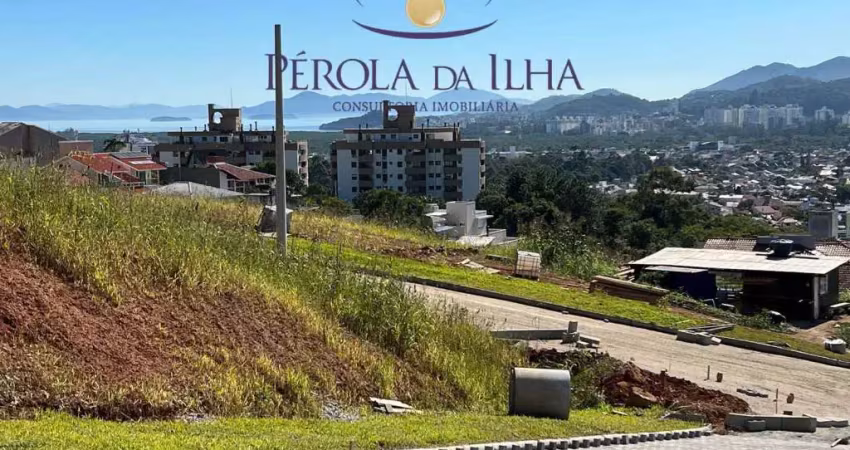 Terreno à venda na Servidão Dorval Manoel Bento, 272, Córrego Grande, Florianópolis