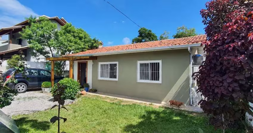 Excelente oportunidade de casa à venda em florianópolis-sc, no bairro cachoeira do bom jesus: 2 quartos, 1 suíte, 2 salas, 4 banheiros, 4 vagas de garagem, 120m² de área.