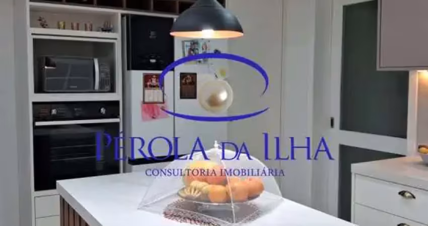 Casa espaçosa e luxuosa à venda em florianópolis-sc, bairro joão paulo: 4 quartos, 2 suítes, 2 salas, 4 banheiros, 2 vagas, 250m².
