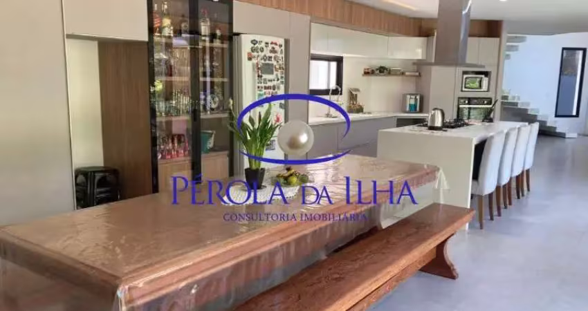Imperdível! casa em condomínio à venda em florianópolis-sc, bairro monte verde, 3 quartos, 1 suíte, 2 salas, 2 banheiros, 2 vagas, 430m².