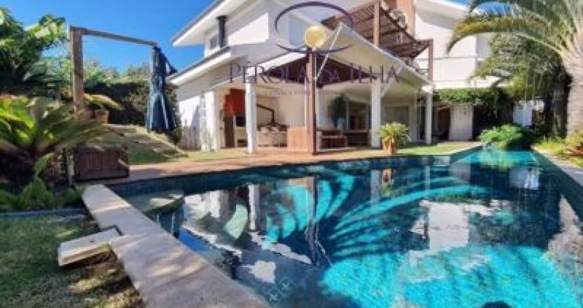Venha se encantar com essa casa de alto padrão super contemporânea com uma vista deslumbrante da orla!