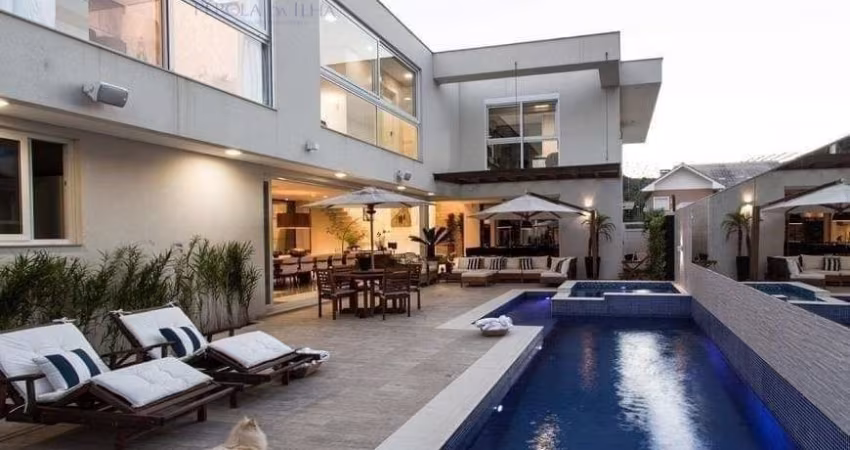 Belíssima casa à venda em Jurerê