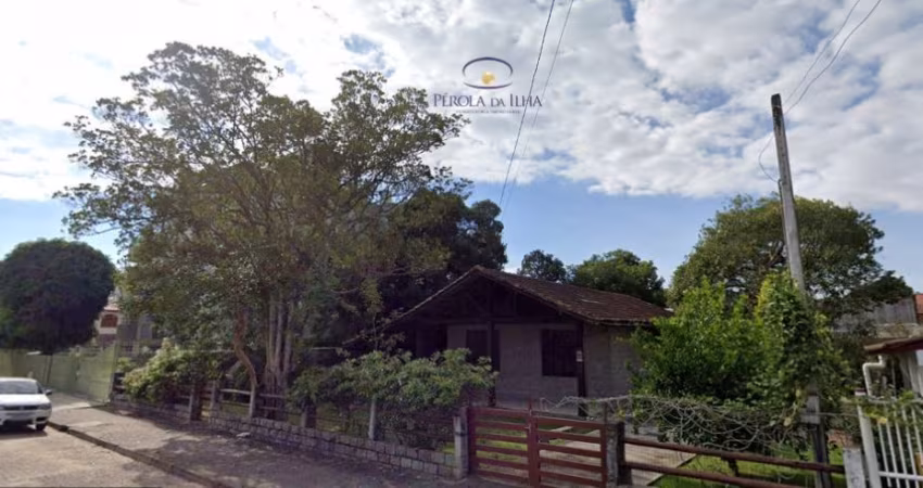 Oportunidade única em Canasvieiras! Terreno com 614,70 m², medidas ideais para construir o empreendimento dos seus sonhos.