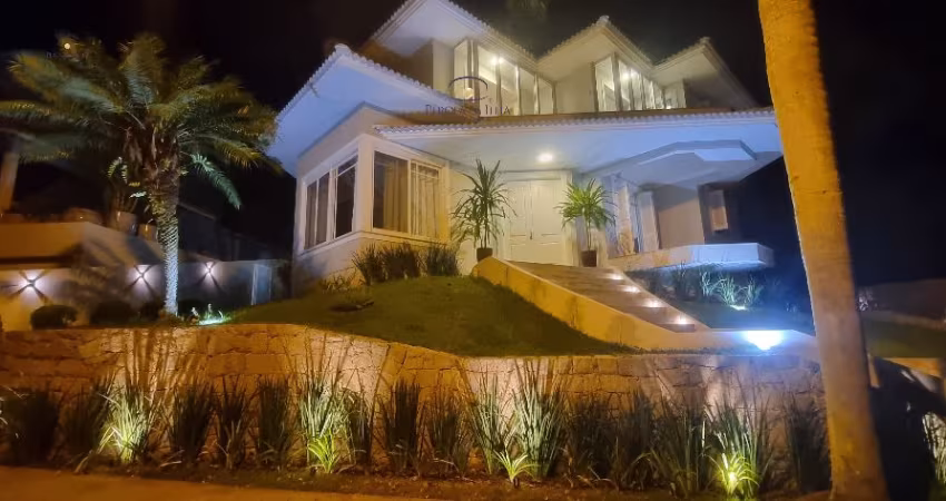Casa dos sonhos no condomínio Marina del Rey II! Localizada na estrada Haroldo Soares Glavan!
