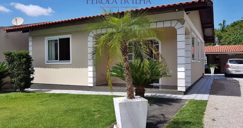 Maravilhosa casa à venda em florianópolis-sc, bairro cacupé: 3 quartos, 2 salas, 2 banheiros, 2 vagas, 160m²!