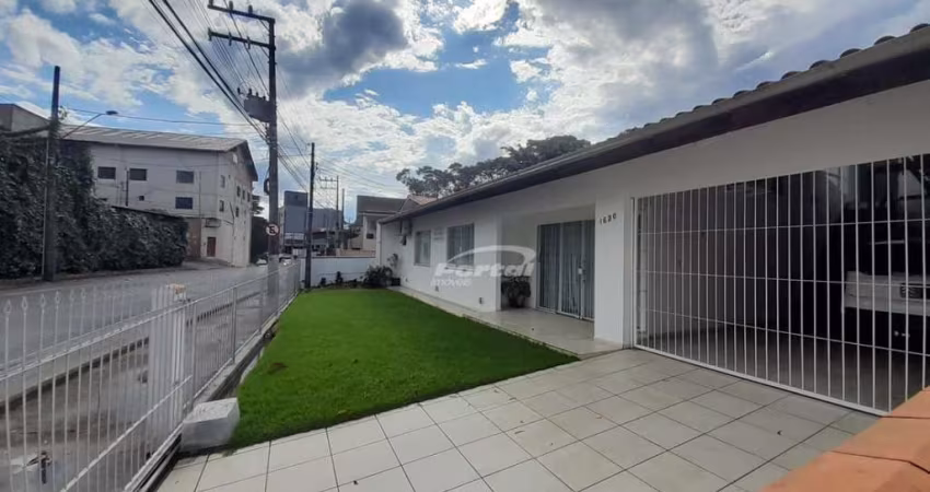 Casa comercial com 3 salas para alugar no Salto do Norte, Blumenau 