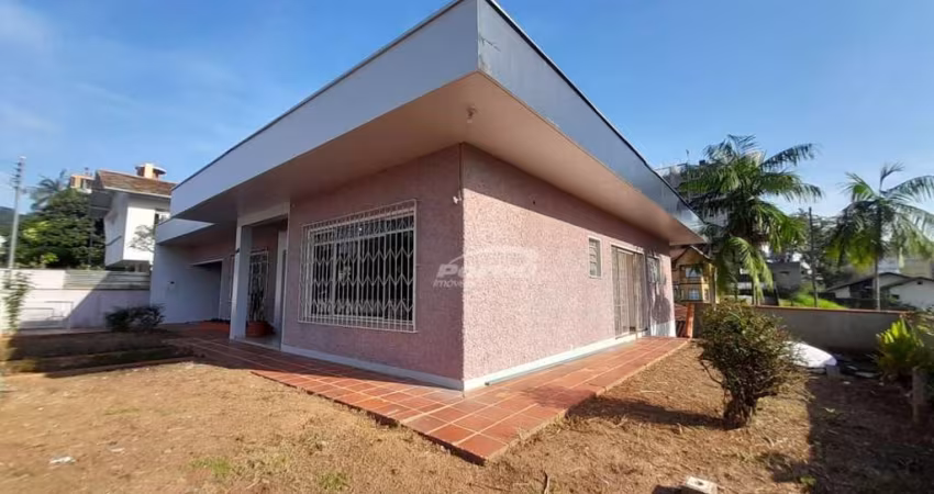 Casa com 4 quartos para alugar no Velha, Blumenau 