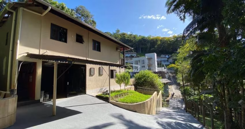 Casa com 4 quartos à venda no Velha, Blumenau 