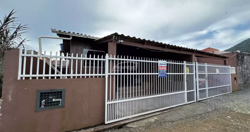 Casa com 2 quartos para alugar no Gravatá, Penha 