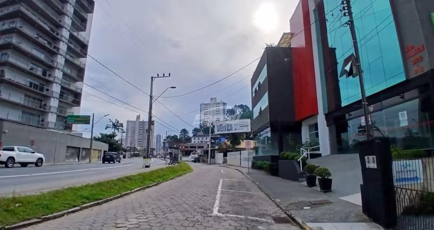 Sala comercial com 3 salas para alugar no Victor Konder, Blumenau 