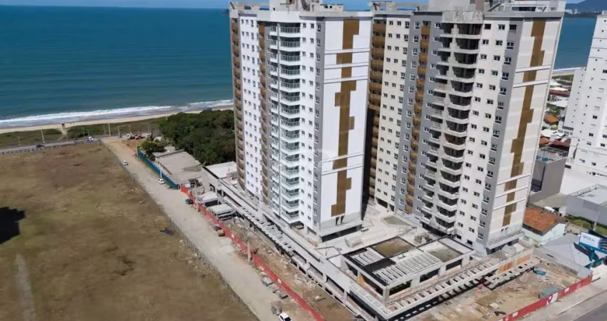 Apartamento frente mar com 3 dormitórios, sendo 1 suíte, com ampla área de lazer, no bairro itacolomi em baln. piçarras! (cód. 12410)