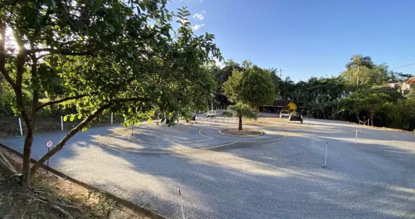 Terreno plano com 1.909m², próximo a rua joão pessoa no bairro velha em blumenau!