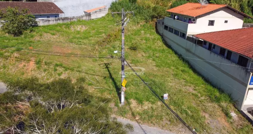 Excelente terreno com 990,62m², localizado em um corredor de serviço privilegiado, com fácil acesso a diversas comodidades e conveniências, no bairro fortaleza em blumenau!