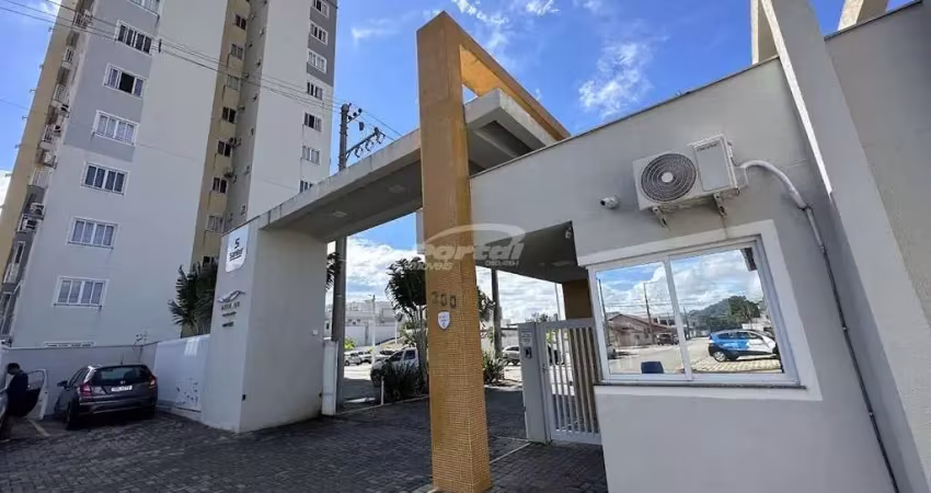 Apartamento com 2 dormitórios no residencial angelus, no bairro itacolomi em balneário piçarras/sc