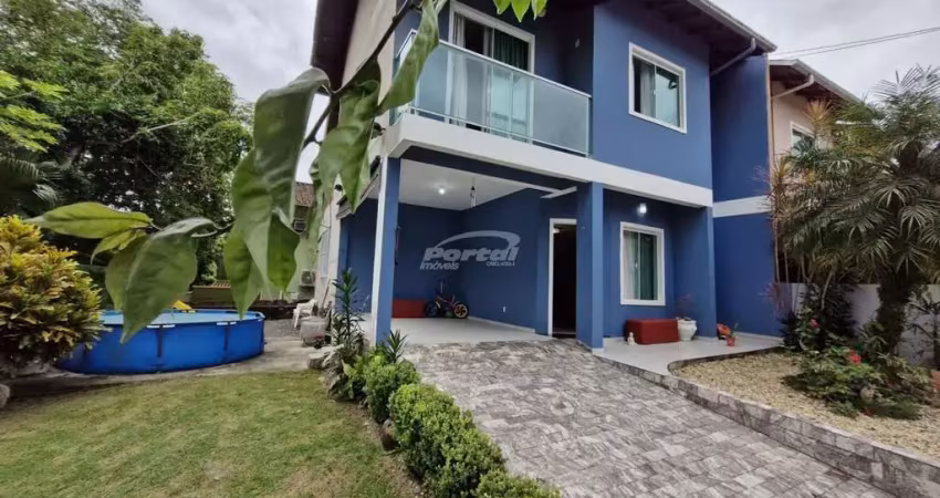 Sobrado com amplo quintal e ótima localização no bairro da velha central em blumenau.