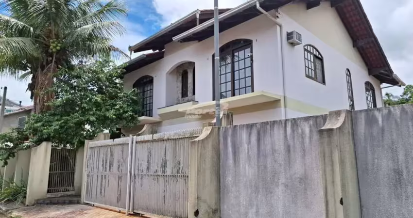 Casa bairro da velha com área construída de 246m² próximo a villa germânica.