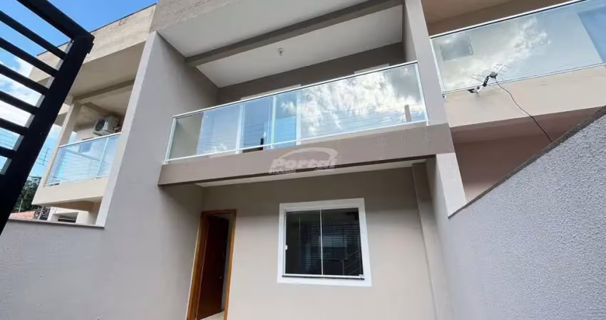 Sobrado com 2 suítes disponível para venda, no bairro itoupavazinha em blumenau!