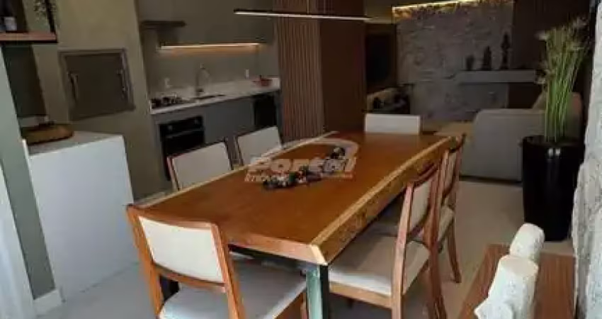 Apartamento em andar alto, finamente mobiliado e decorado no itacolomi no balneário piçarras.