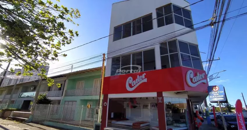 Apartamento disponível para locação no bairro centro, em balneário piçarras/sc. (cód. 13896)