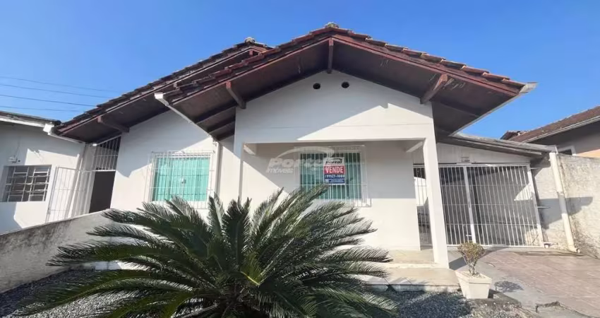 Casa com 3 quartos à venda no Velha Central, Blumenau 