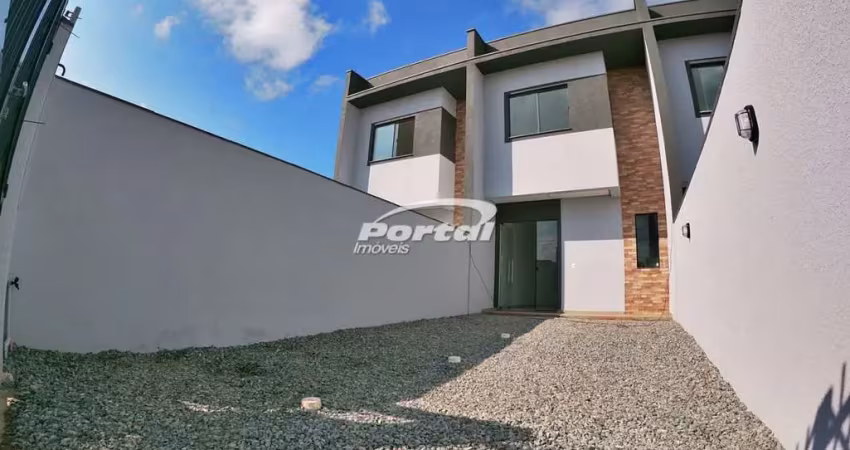 Sobrado com 2 quartos, sendo 1 suíte, localizado no bairro itacolomi, em balneário piçarras.