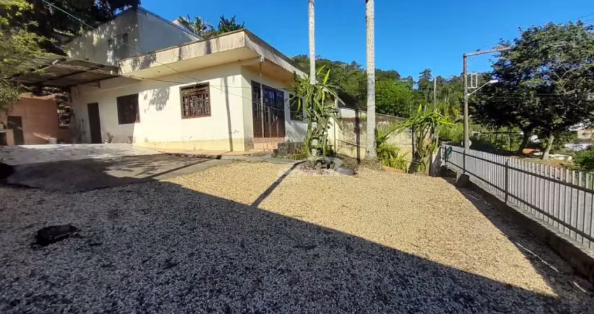 Casa semi mobiliada 5 dormitórios disponível para locação no bairro blumenau salto weisbach