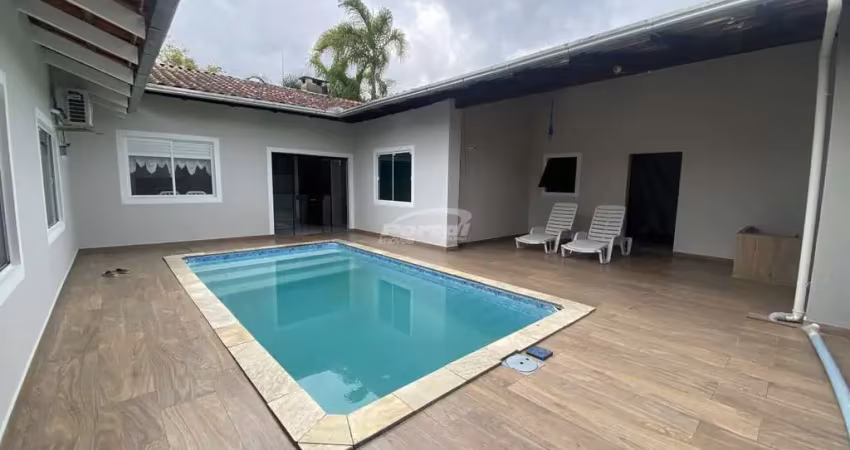 Casa com 4 quartos para alugar no Velha, Blumenau 
